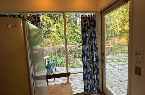 Kerrisdale House | Vancouver Homestay in Beautiful Kerrisdale Neighbourhood