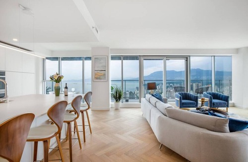 Downtown Vancouver Condo | Vancouver House 4703 · Breathtaking Views 3 bdrm, pool, hot tub, gym