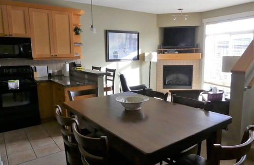 Sooke House | Vancouver Island Waterfront Resort