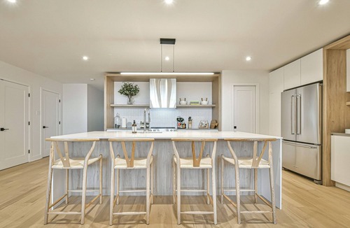 Mont-Tremblant Condo | Verbier Islande | 5 Bedrooms | Ski Mountain View | Shuttle/Spa & Pool Access | Covered Parking