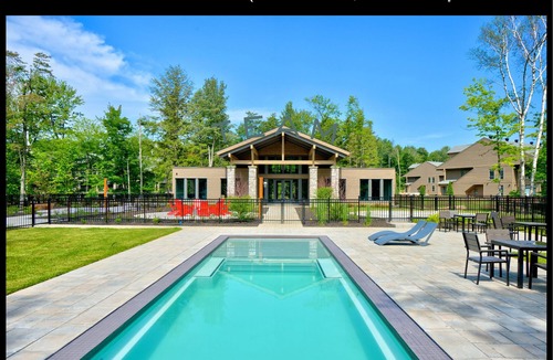 Mont-Tremblant Condo | Verbier Islande | 5 Bedrooms | Ski Mountain View | Shuttle/Spa & Pool Access | Covered Parking