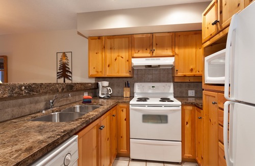 Blackcomb House | Very Attractive Spacious Condo. Excellent Location. Must See!