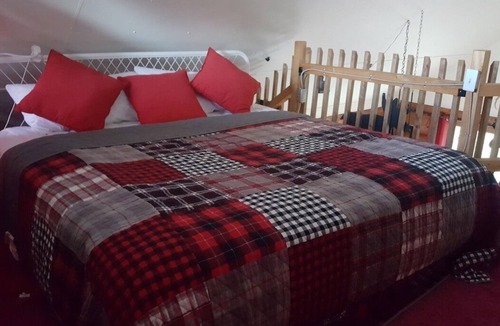 Novar Cottage | Very Private Cottage On Muskoka’s Foote Lake