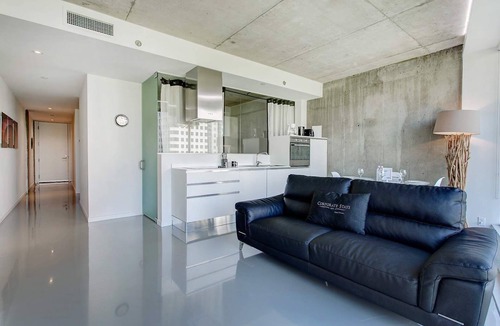 International District Apartment | Vibrant 2BR- Near Old Montreal w/Hot tub