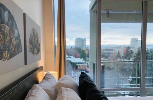 Fairfield Apartment | Victoria Classic Suite 2 BD/2BA+Den