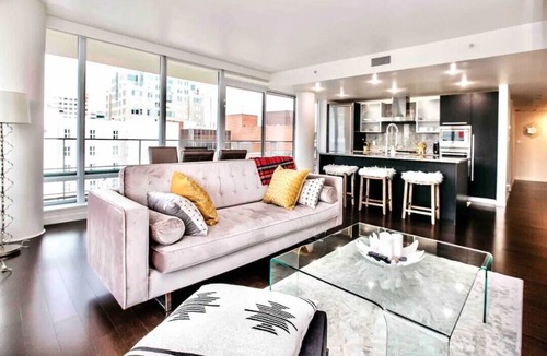 Downtown Victoria Apartment | VICTORIA'S BEST LOCATION 2 BEDROOM LUXE CONDO