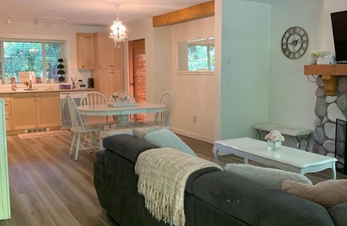 Lindell Beach Cottage | Victoria’s Cozy Cottage