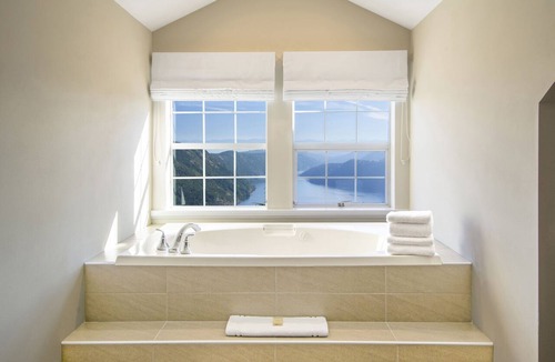 Malahat Resort | Villa Eyrie Resort