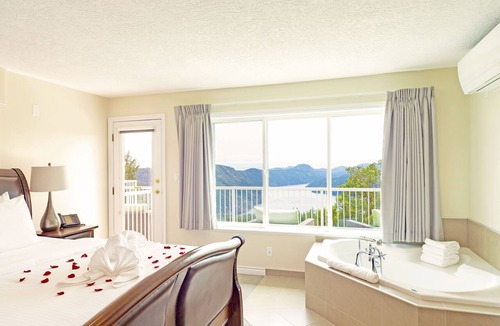 Malahat Resort | Villa Eyrie Resort