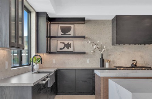 Central Okanagan Villa | Villa In The Hillside - Pool & Hot Tub