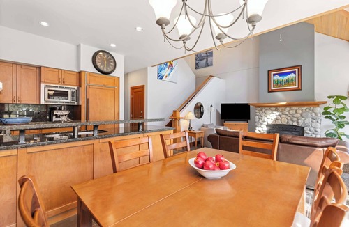 Village North Condo | Village North townhouse w/hot tub
