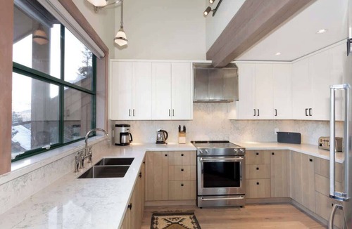 Whistler Village Condo | Village townhouse near bike park w/hot tub