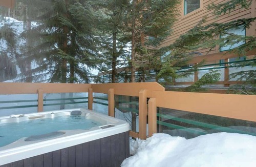 Whistler Village Condo | Village townhouse near bike park w/hot tub