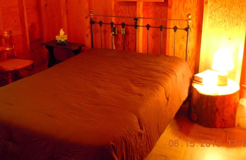 Lake of Bays Cottage | Vintage lakeside cottage