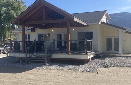 Osoyoos Cottage | Vintners Creek Cottage on Osoyoos Lake
