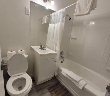 Neepawa Hotel | Vivian Motor Hotel