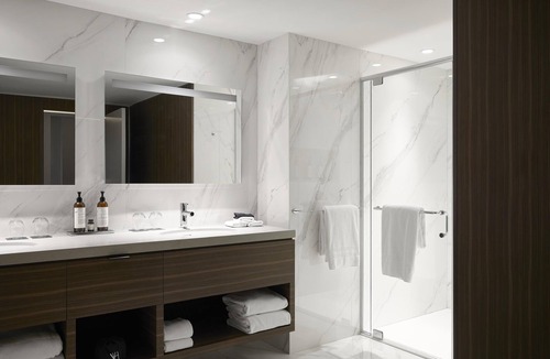 Downtown Montreal Hotel | Vogue Hotel Montreal Downtown, Curio Collection by Hilton