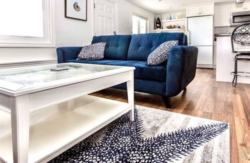 Victoria House | W · W · BEACH FRONT OASIS 15 MINS FROM DOWNTOWN VICTORIA