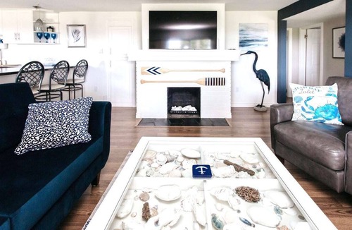 Victoria House | W · W · BEACH FRONT OASIS 15 MINS FROM DOWNTOWN VICTORIA