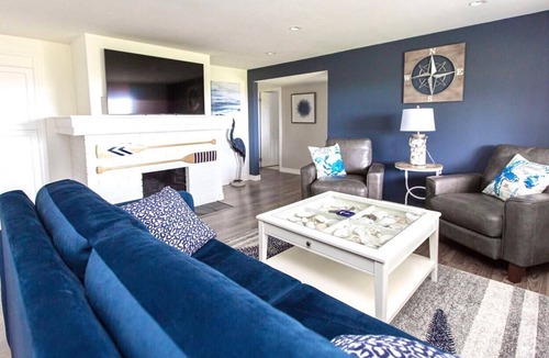 Victoria House | W · W · BEACH FRONT OASIS 15 MINS FROM DOWNTOWN VICTORIA