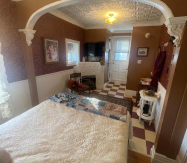 Moose Jaw Bed & Breakfast | Wakamow Heights Bed and Breakfast