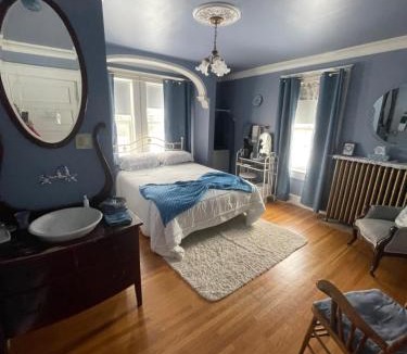 Moose Jaw Bed & Breakfast | Wakamow Heights Bed and Breakfast