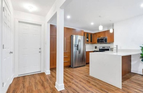 Edgemont House | Walk to Edgemont Village | 2BR Suite
