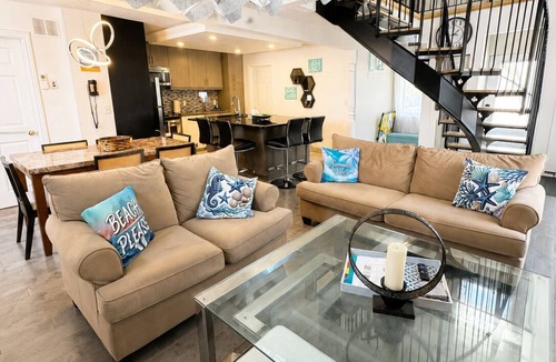 Port Elgin House | Walk to Main Beach | Sleeps 10 | Fire Pit & Games