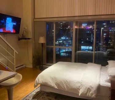 Downtown Vancouver Hotel | walkable to MAJOR INTERNATIONAL SPORTING EVENT-BC place of vancouver downtown best suite