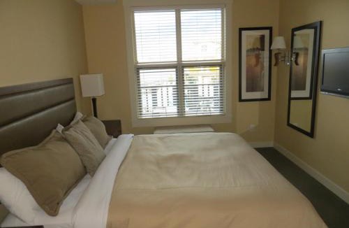 Osoyoos Hotel | Walnut Beach Resort