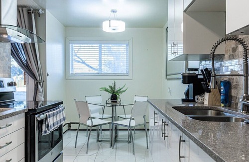Southwest Edmonton Apartment | "Wander" Stunning 2 Bedroom Condo