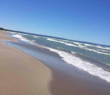 Wasaga Beach House | Wasaga Beach Bunkie 10