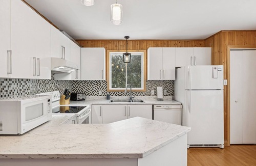 Nominingue Cottage | Water Front - Cozy Lakeside Getaway