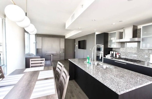 Downtown Victoria Hotel | Waterfalls Hotel in Downtown With Stunning Views!