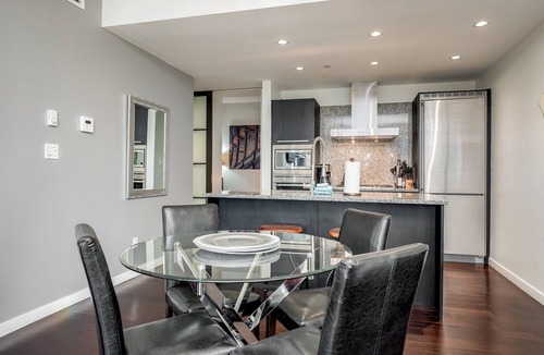 Inner Harbour Condo | Waterfalls Hotel-Luxury 1BR/1.5BA, with Fireplace and Library, A/C and Seasonal Pool and Hot Tub