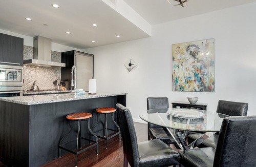 Inner Harbour Condo | Waterfalls Hotel-Luxury 1BR/1.5BA, with Fireplace and Library, A/C and Seasonal Pool and Hot Tub