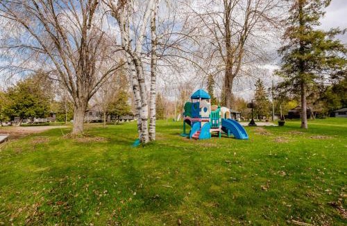 Rosedale House | Waterfront, BBQ, Beach Balsam Lake Resort in Kawartha