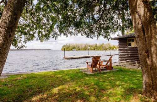 Rosedale House | Waterfront, BBQ, Beach Balsam Lake Resort in Kawartha