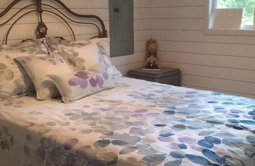 Regional District of Nanaimo Cottage | WATERFRONT Cottage