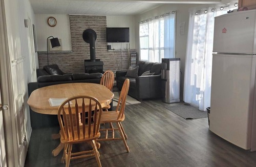 South Bruce Peninsula Cottage | Waterfront Cottage on Desirable Lake - 15min Drive to Sauble Beach