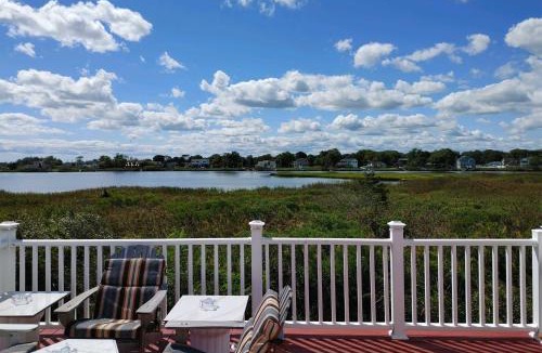 Mastic Beach House | Waterfront Home w/Large Deck & Dock on Narrow Bay