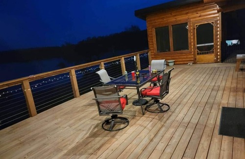 Birch Island House | Waterfront Log Cabin near Kenora, Ontario
