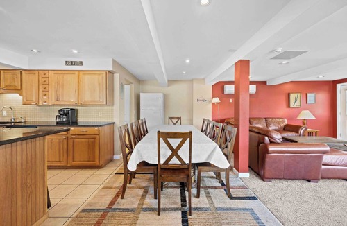 Dundee House | Waterfront Memories Begin at Deckside on Keuka!