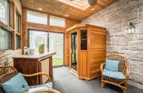 Stokes Bay House | Waterfront Sauna Kayaks Sunsets Dog Run