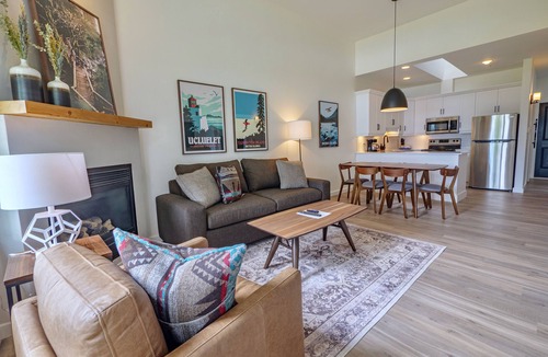 Ucluelet Hotel | Waters Edge Shoreside Suites
