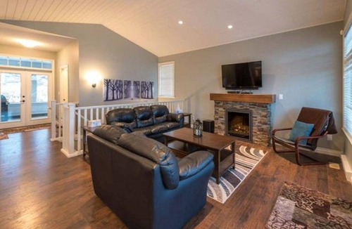 Osoyoos House | *We're exempt from BC short term rental regulations! Sage Cottage #197
