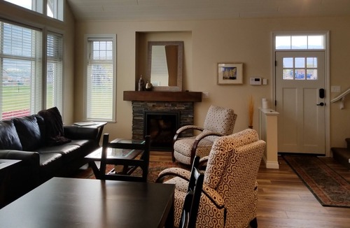 Osoyoos House | *We're exempt from BC short term rental regulations! Sunrock Cottage 113