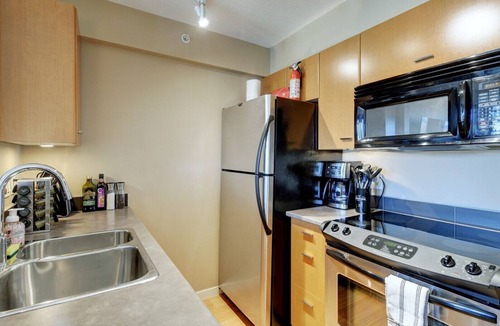 Downtown Victoria Condo | Welcome to Little Astoria. Charming suite in the heart of downtown Victoria