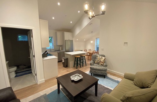 Hollyburn Apartment | Welcome to Your West Vancouver Retreat!