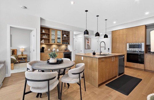 Central Okanagan Condo | Welcome to Zara at Lakestone! A premier lakeside community for a peaceful escape with pickleball courts, gym, & sauna. Zara Aurelia is near Spion Kop hiking trails & wineries. Enjoy modern comfort with a chef’s kitchen and wet bar—relax in style.